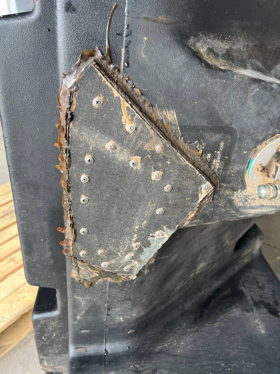 Foto 1 der Reparatur — Kraftstofftank-Reparatur New Holland CX6090 — Juli 2024