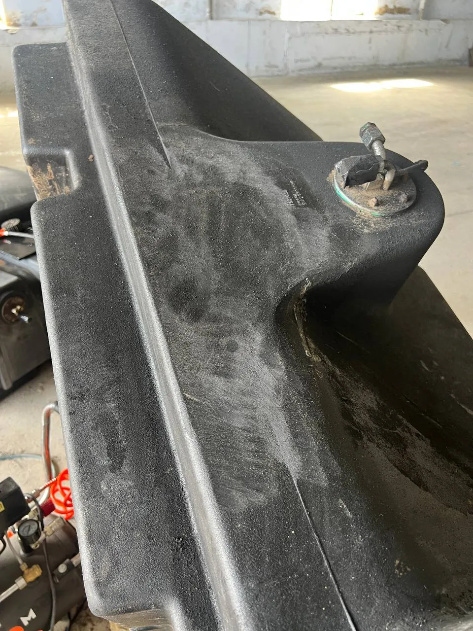 Foto 9 der Reparatur — Kraftstofftank-Reparatur New Holland CX6090 — Juli 2024