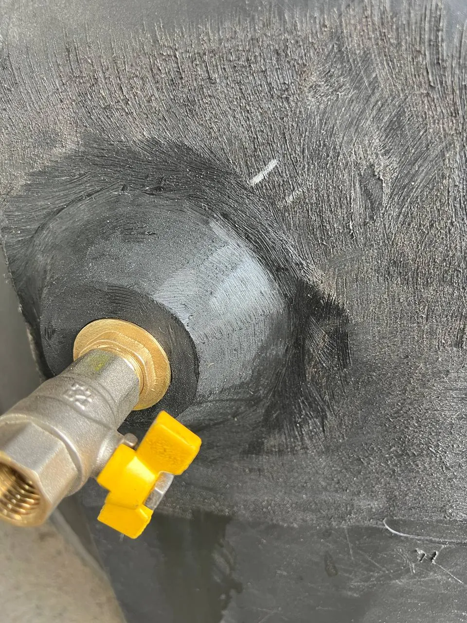Foto 10 der Reparatur — Kraftstofftank-Reparatur New Holland CX6090 — Juli 2024