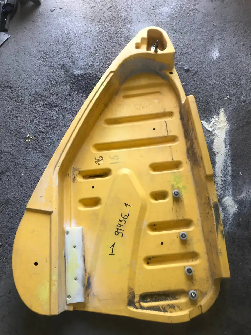 Foto 41 der Reparatur — Halmteiler-Reparatur am Schneidwerk
