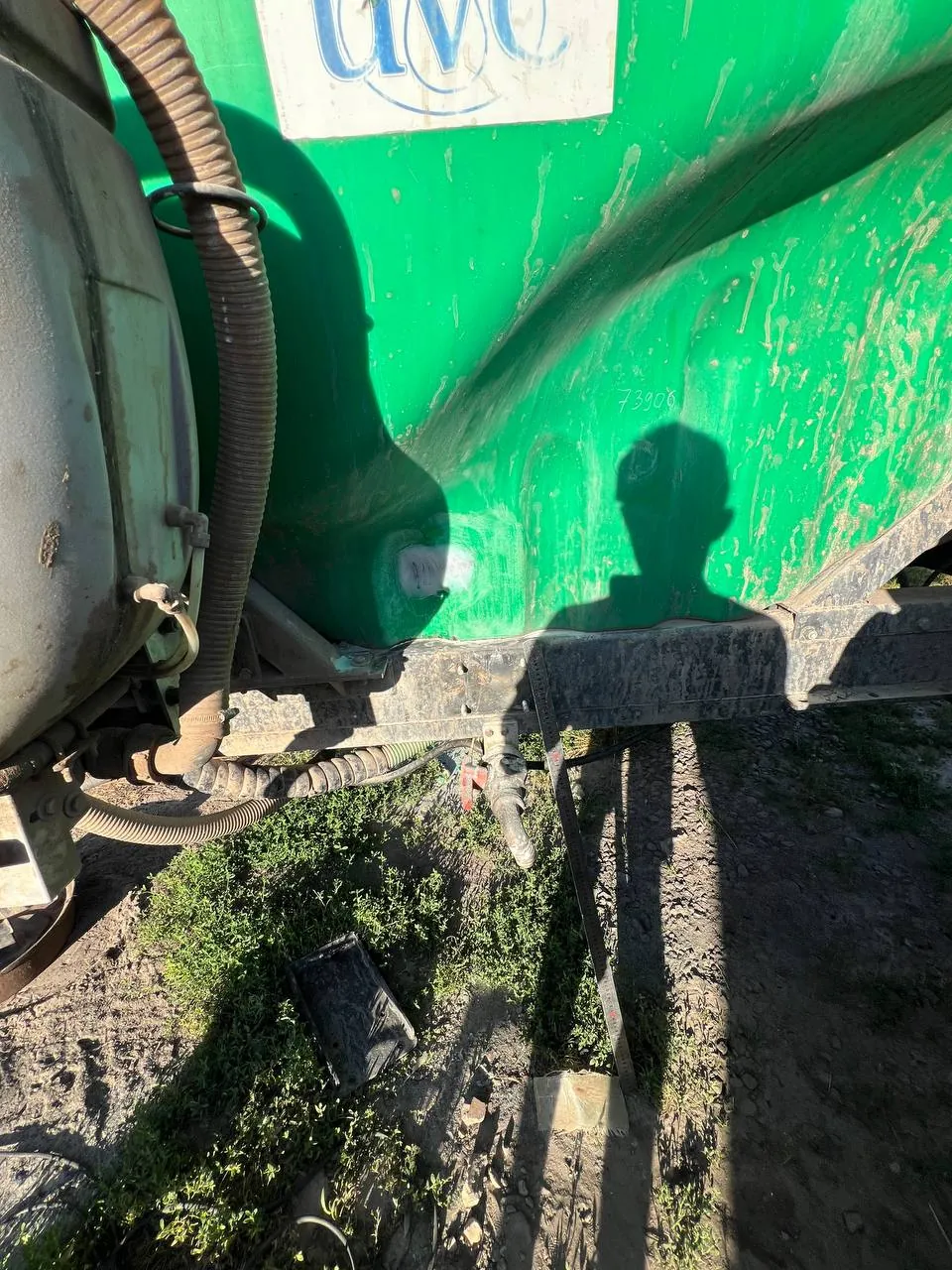 Foto 12 der Reparatur — Spritzentank-Reparatur — Riss an der Rippe