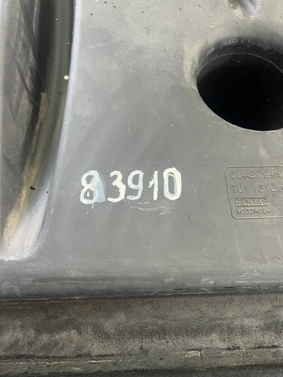 Foto 9 der Reparatur — Kraftstofftank-Reparatur Claas Lexion 550