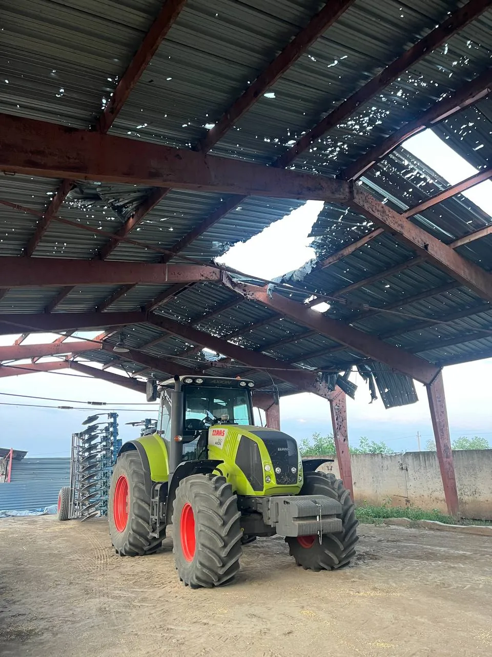 Foto 6 der Reparatur — Kraftstofftank-Reparatur New Holland CX6090 (2)