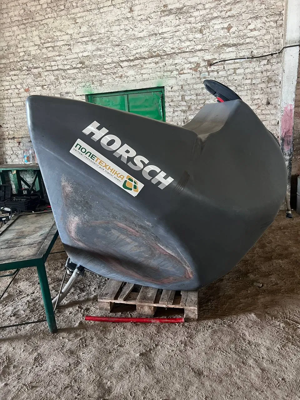 Foto 4 der Reparatur — Korntank-Reparatur an der Sämaschine — Juli 2024