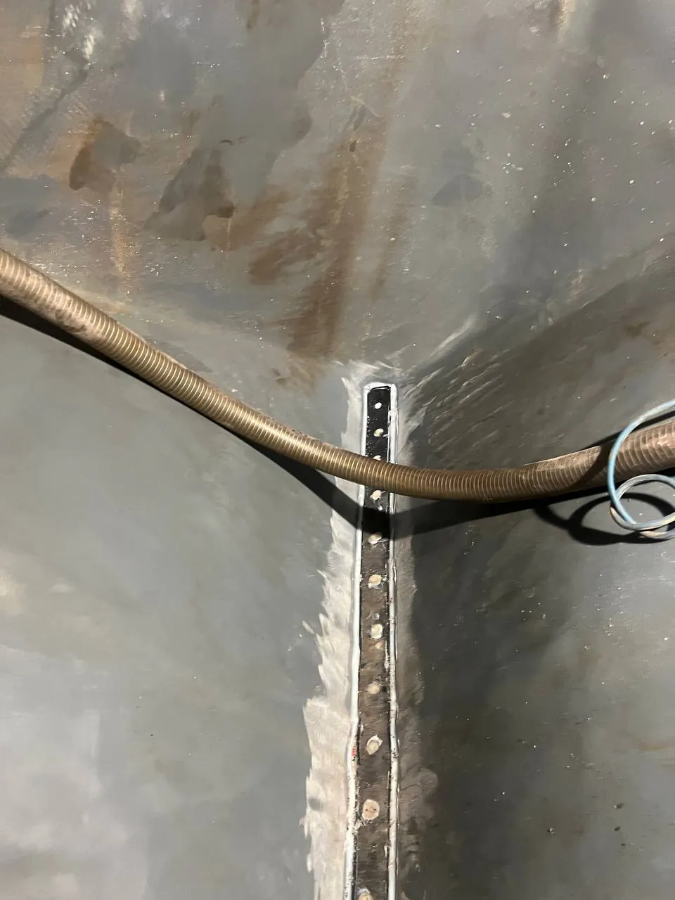 Foto 14 der Reparatur — Korntank-Reparatur an der Sämaschine — Juli 2024