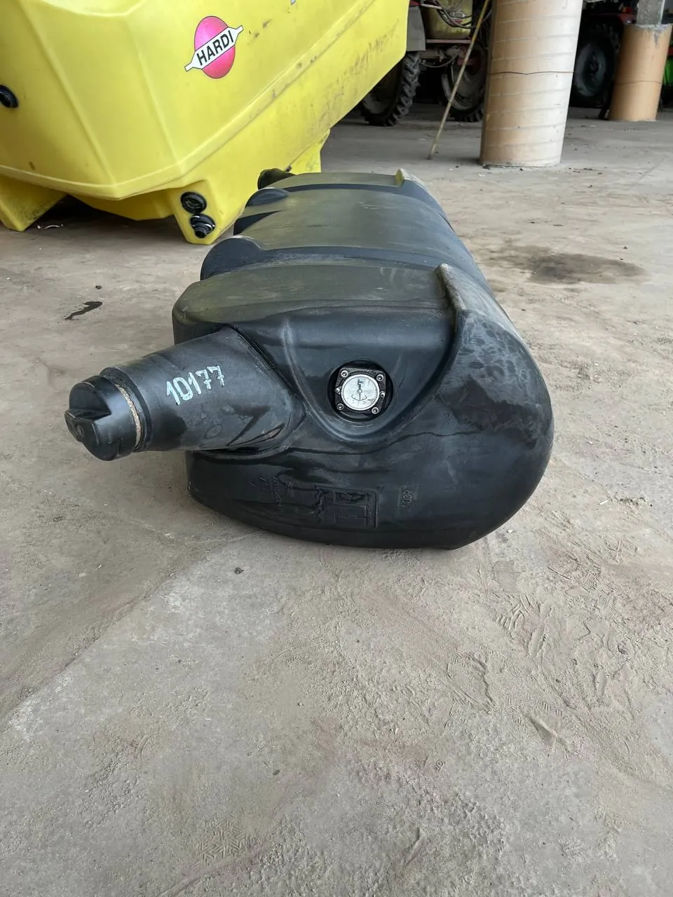 Foto 4 der Reparatur — Tank-Reparatur — Schaden an der Tankunterseite