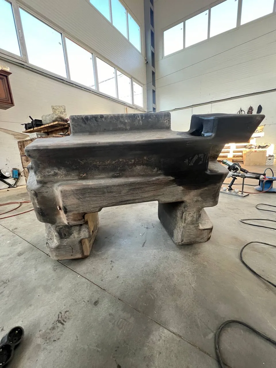 Foto 4 der Reparatur — Kraftstofftank-Reparatur JCB — Schaden an der Tankunterseite