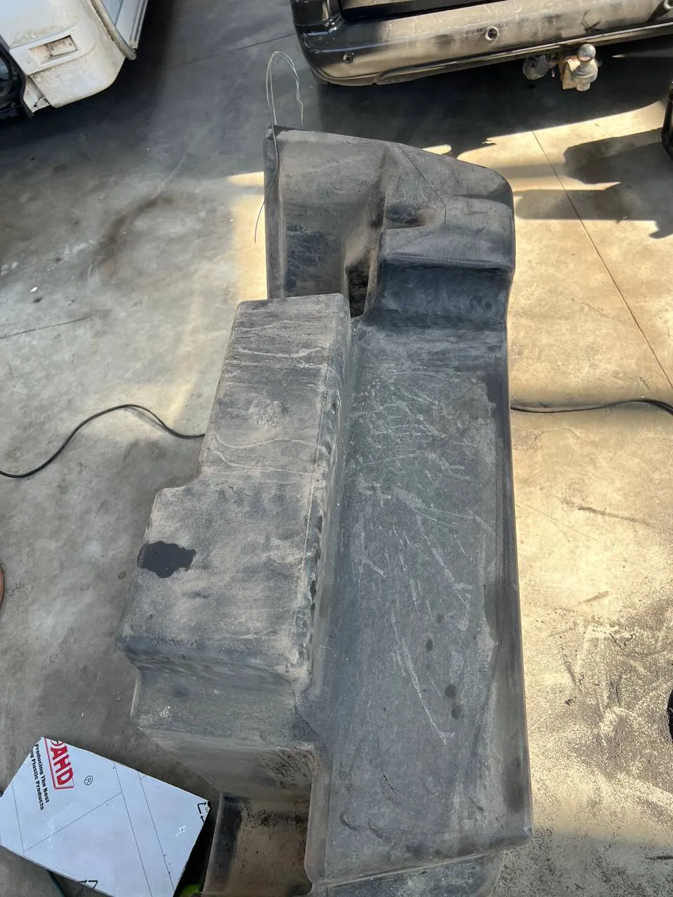 Foto 12 der Reparatur — Kraftstofftank-Reparatur JCB — Schaden an der Tankunterseite