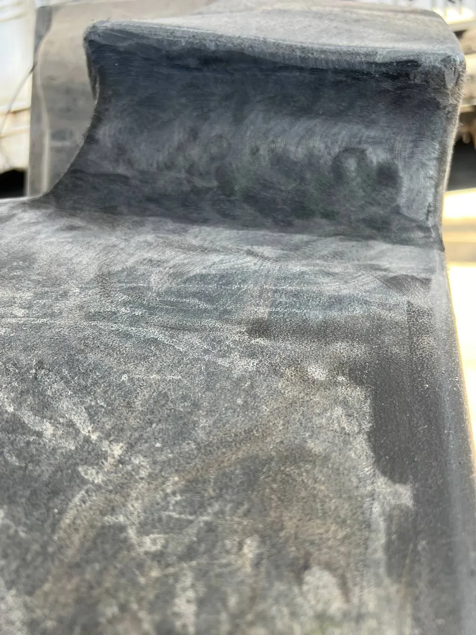 Foto 17 der Reparatur — Kraftstofftank-Reparatur JCB — Schaden an der Tankunterseite