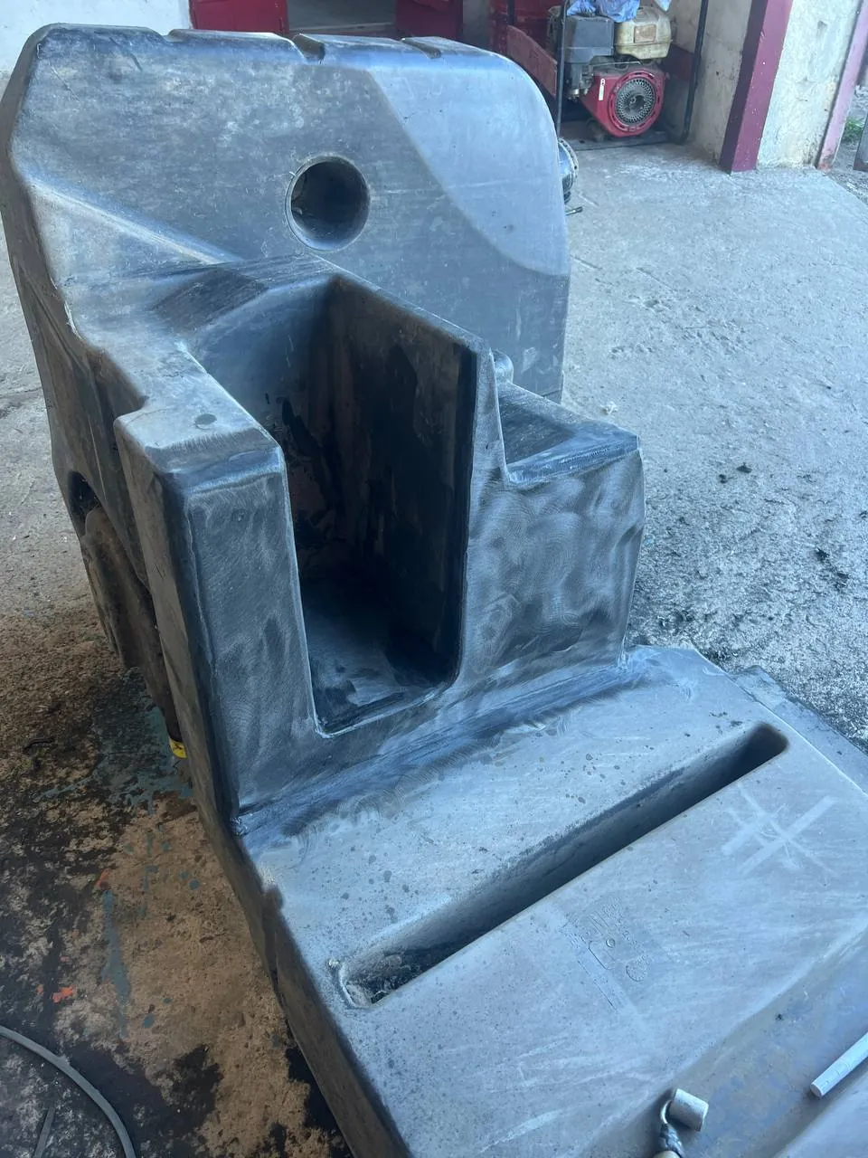 Foto 5 der Reparatur — Kraftstofftank-Reparatur Fendt — August 2024