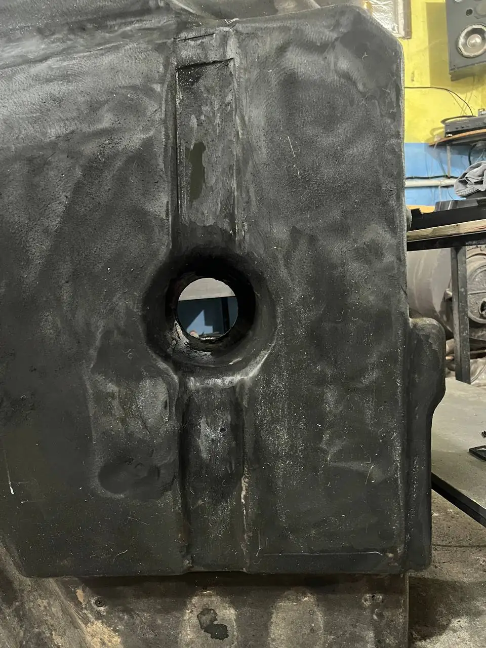 Foto 14 der Reparatur — Kraftstofftank-Reparatur Claas Lexion 760 — Tank durchgebrannt