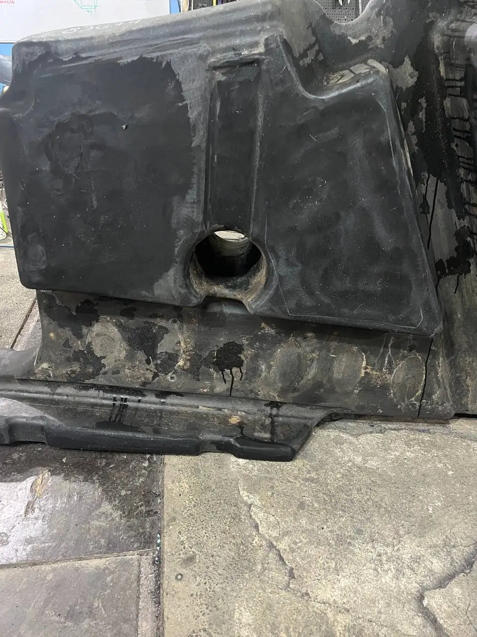 Foto 13 der Reparatur — Kraftstofftank-Reparatur Claas Lexion 760 — Tank durchgebrannt