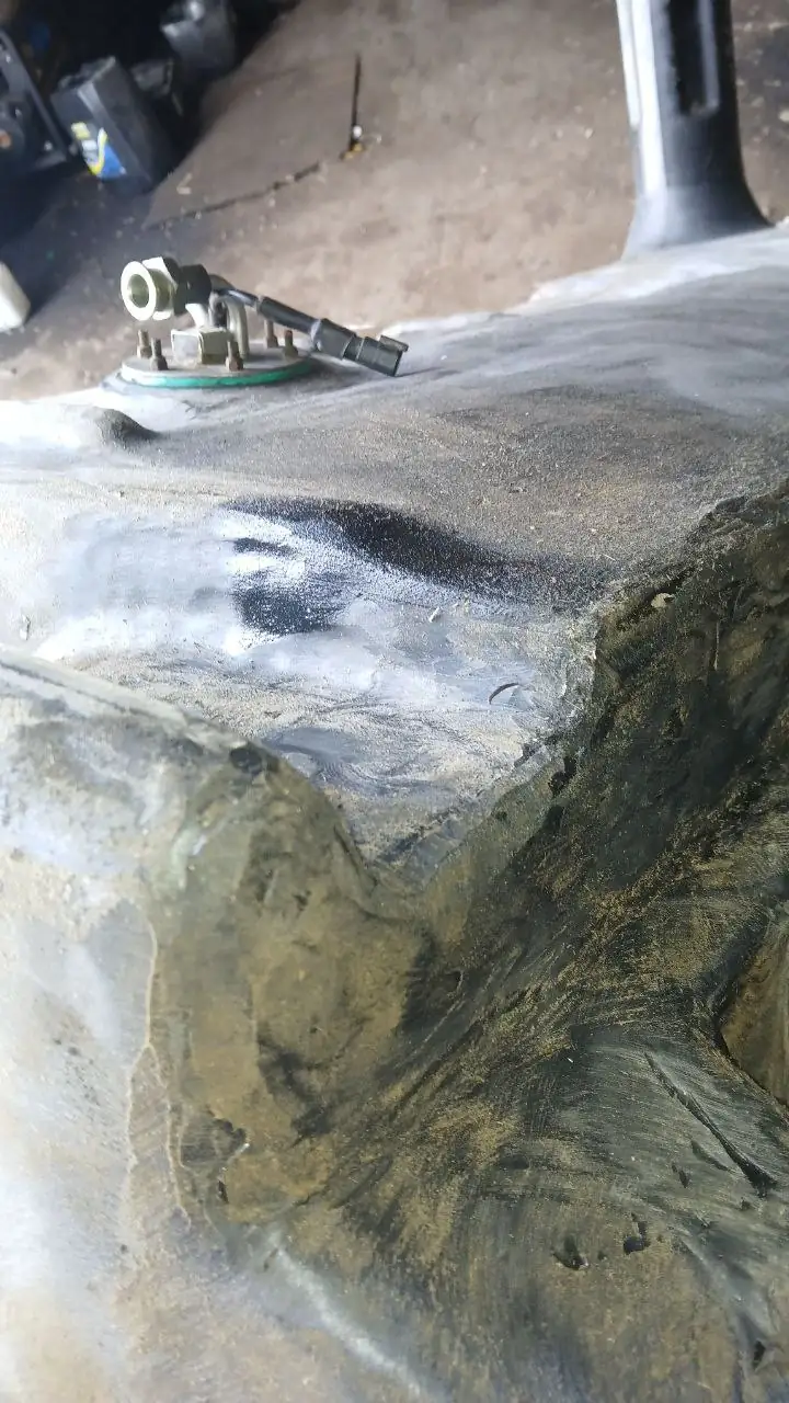 Foto 6 der Reparatur — Kraftstofftank-Reparatur New Holland CX 8/80