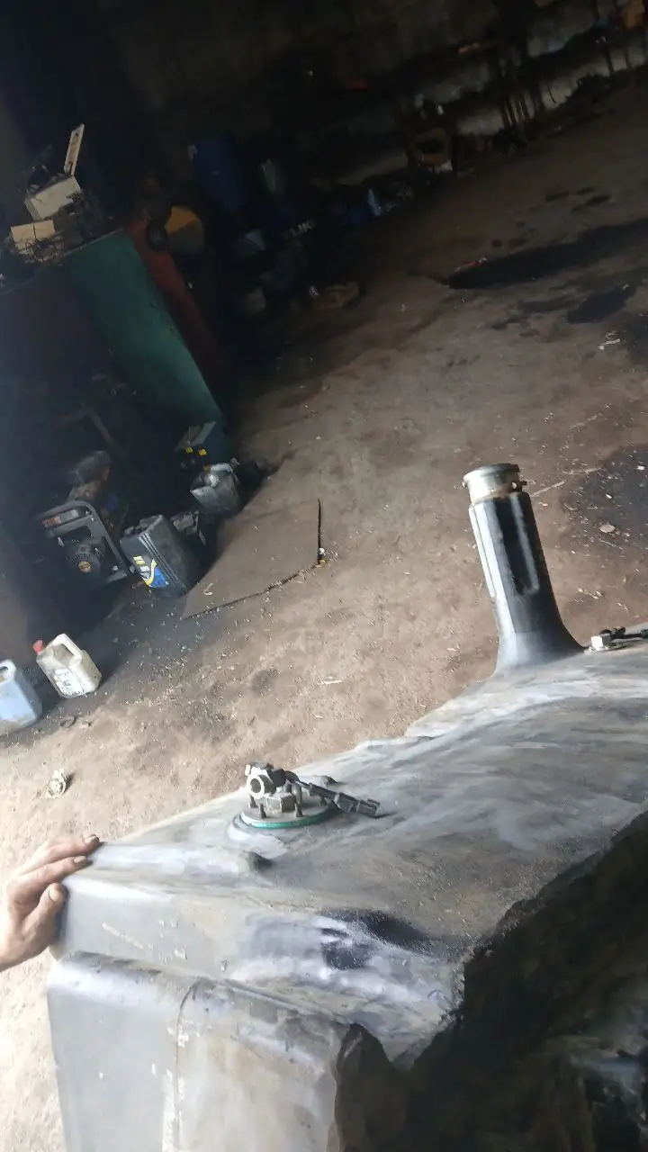 Foto 5 der Reparatur — Kraftstofftank-Reparatur New Holland CX 8/80