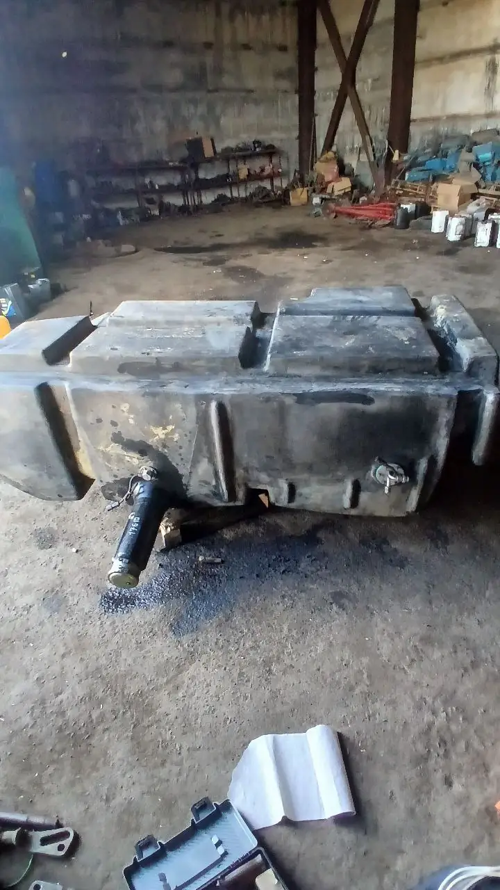 Foto 7 der Reparatur — Kraftstofftank-Reparatur New Holland CX 8/80