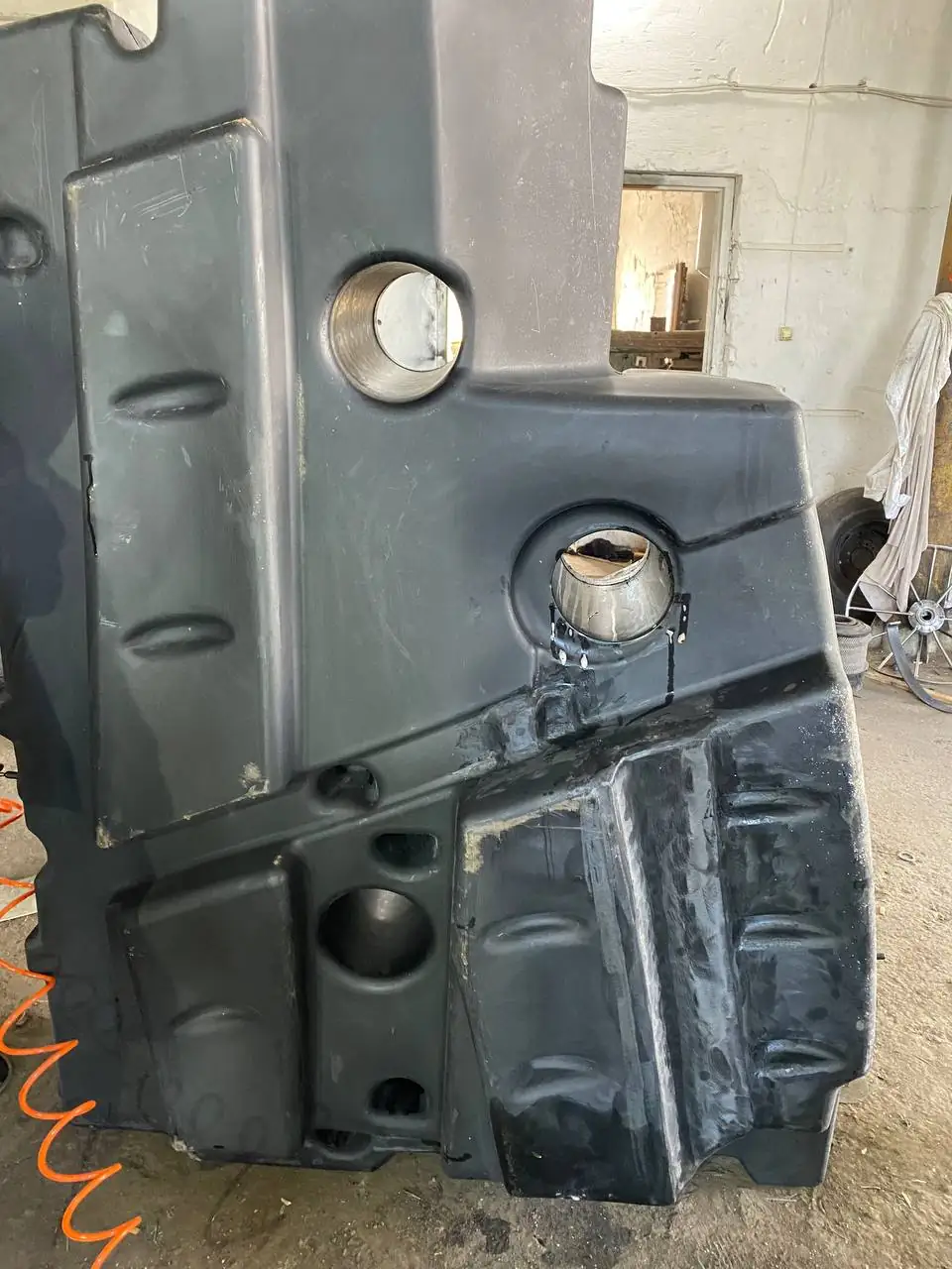 Foto 15 der Reparatur — Kraftstofftank-Reparatur Claas Lexion 750