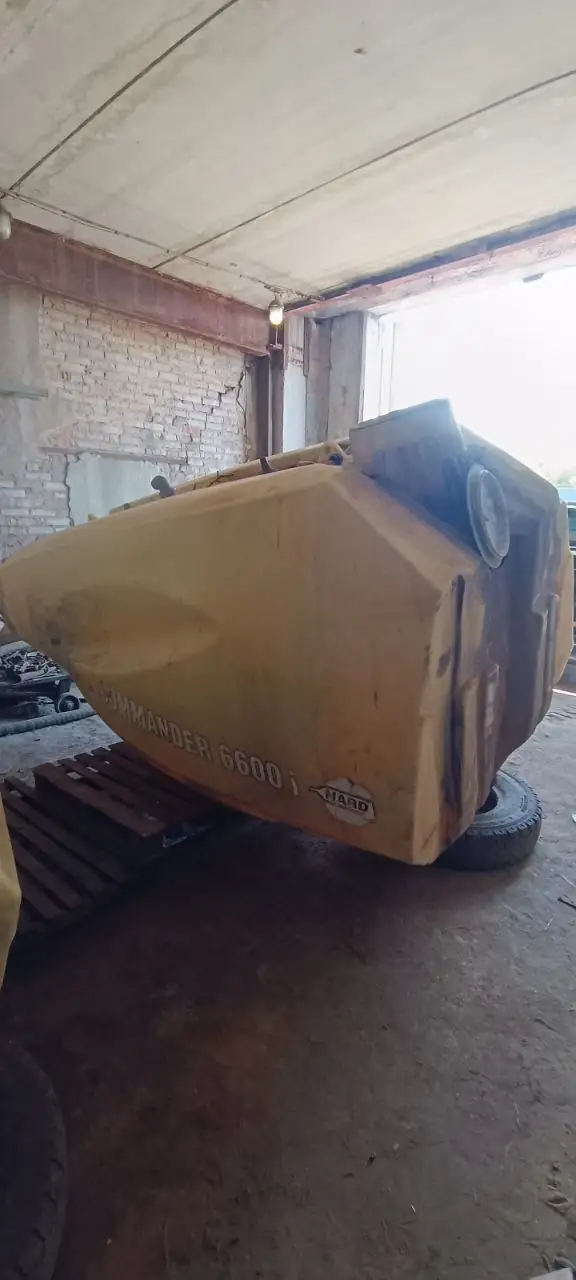 Foto 6 der Reparatur — Spritzentank-Reparatur Hardi Commander 6600 I
