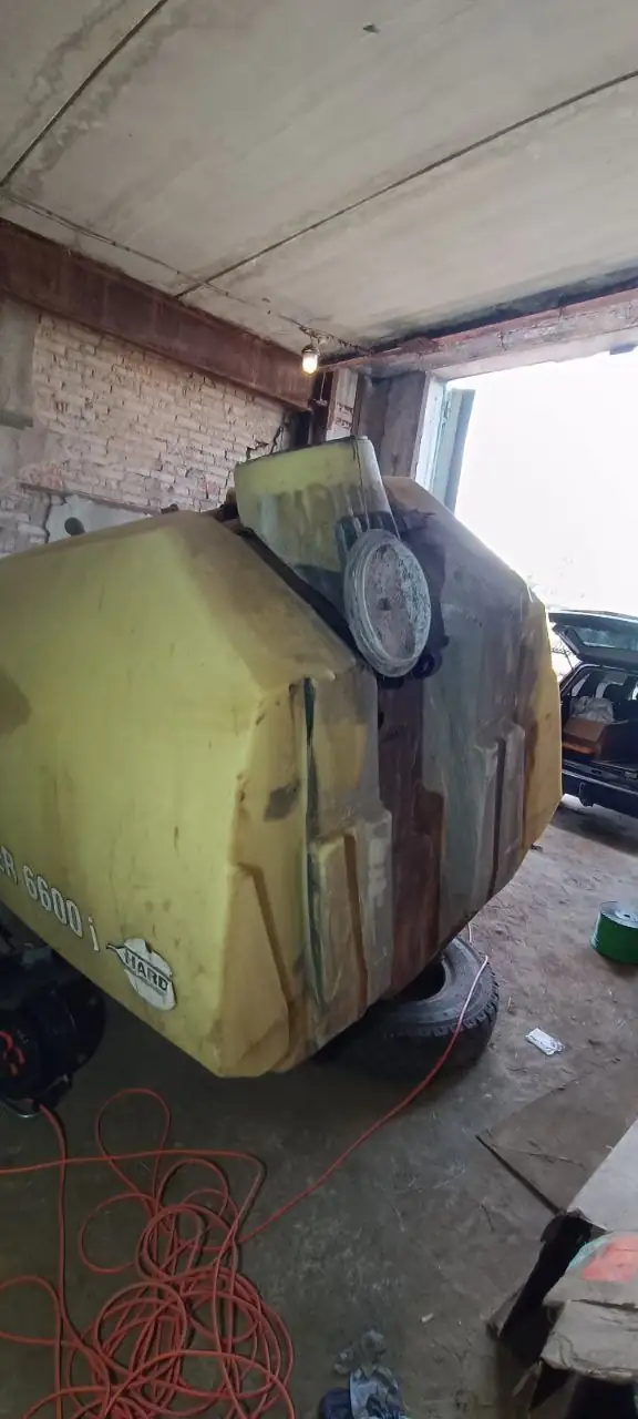 Foto 20 der Reparatur — Spritzentank-Reparatur Hardi Commander 6600 I