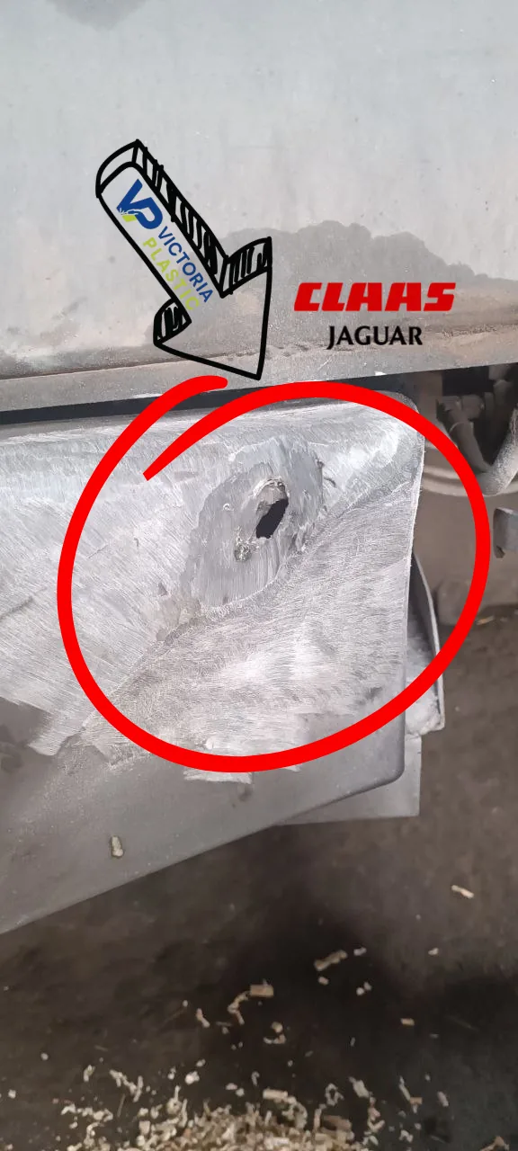 Sauber ausgeschnittene Fehlstelle im Kraftstofftank Claas Jaguar — Vorbereitung zum Schweißen